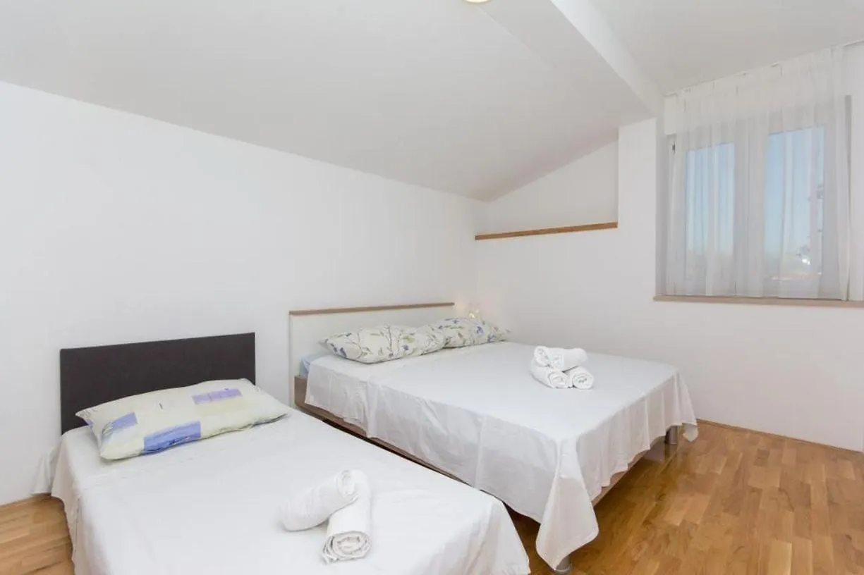 Ferienwohnung In Kastel Novi Mit Meerblick, Balkon, Klimaanlage, W-Lan 5110-1 Kastela