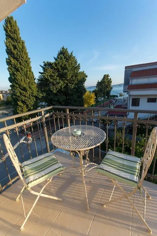 Ferienwohnung In Kastel Novi Mit Meerblick, Balkon, Klimaanlage, W-Lan 5110-1 Kastela Croatia