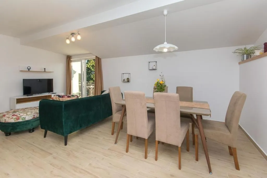 Ferienwohnung In Kastel Novi Mit Meerblick, Balkon, Klimaanlage, W-Lan 5110-1 Kastela Croatia
