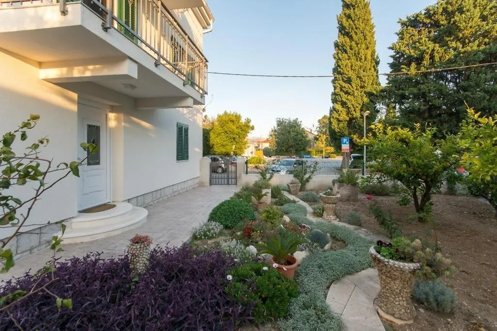 Ferienwohnung In Kastel Novi Mit Meerblick, Balkon, Klimaanlage, W-Lan 5110-1 Kastela