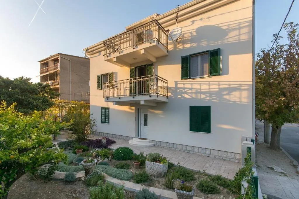 Ferienwohnung In Kastel Novi Mit Meerblick, Balkon, Klimaanlage, W-Lan 5110-1 Kastela 0*,