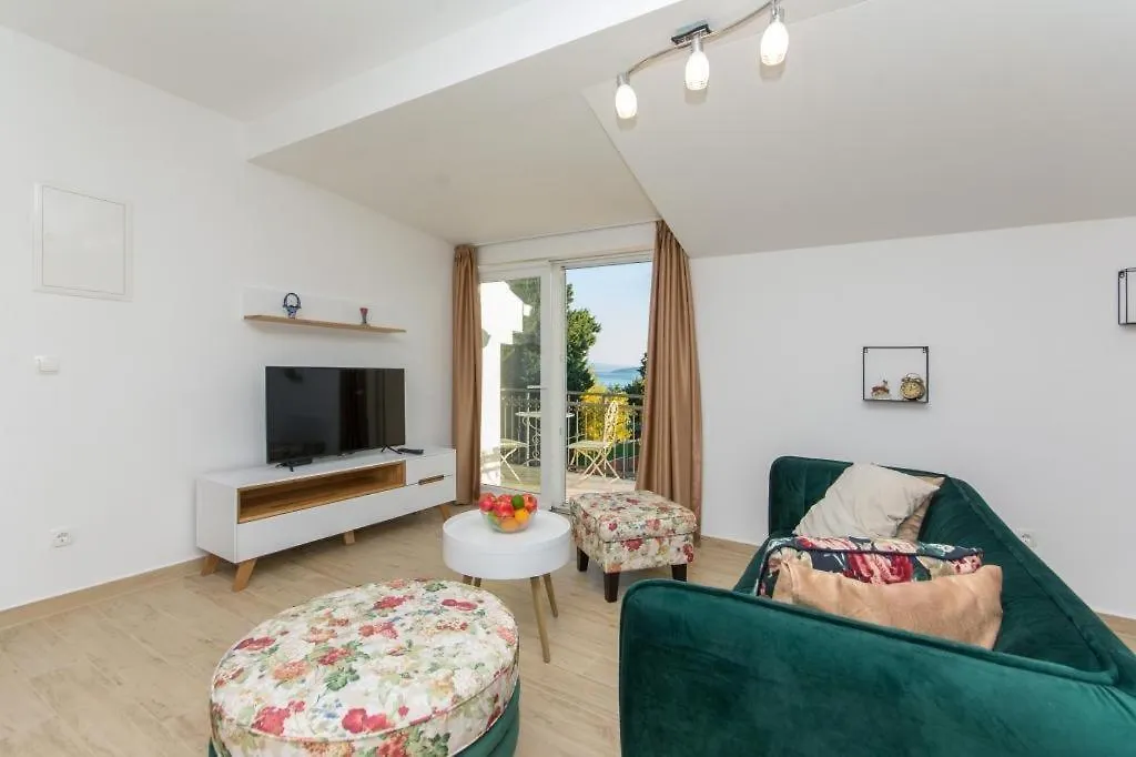 Apartment Ferienwohnung In Kastel Novi Mit Meerblick, Balkon, Klimaanlage, W-Lan 5110-1 Kastela Croatia