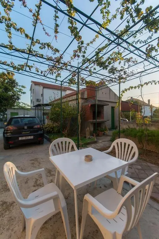 Apartment Ferienwohnung In Kastel Novi Mit Meerblick, Balkon, Klimaanlage, W-Lan 5110-1 Kastela Croatia